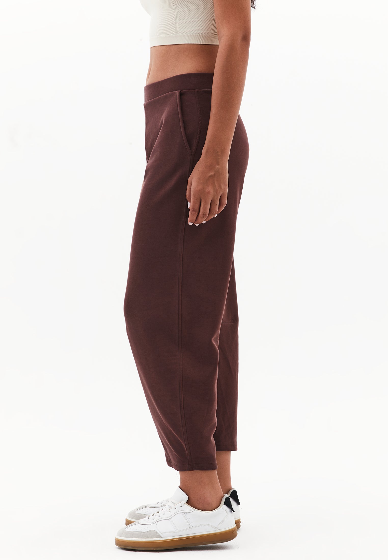 بنطلون بساق برميلية - BITTER CHOCOLATE