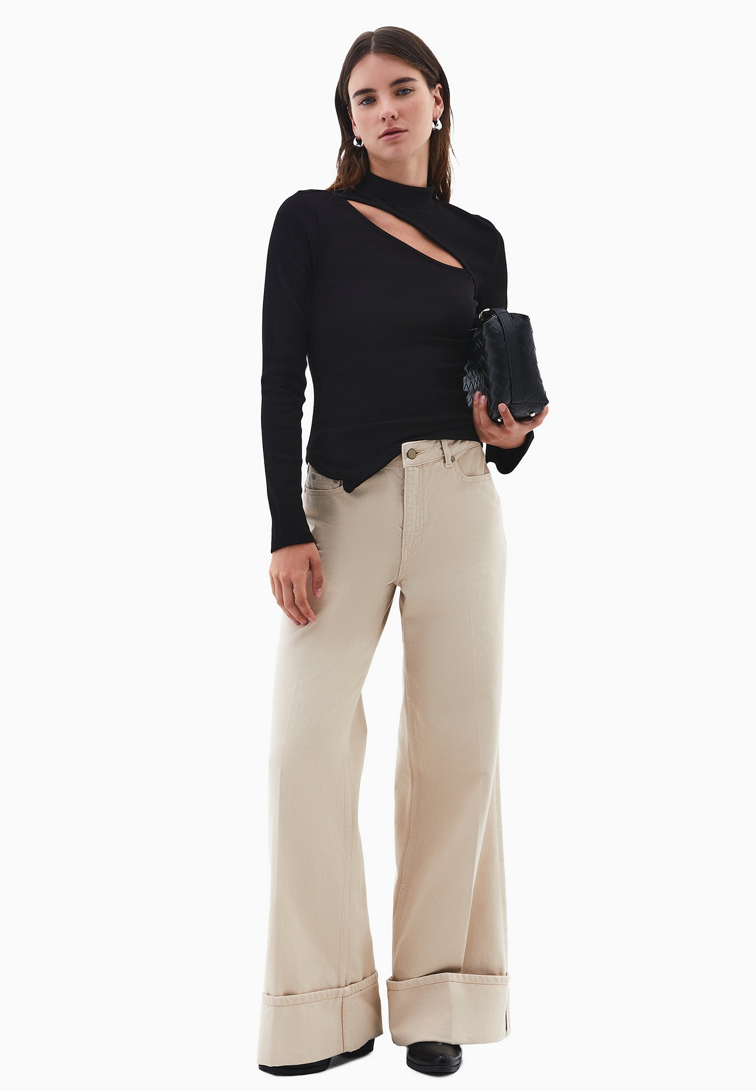 Long Sleeve T-Shirt With Cut Out Details - BLACK