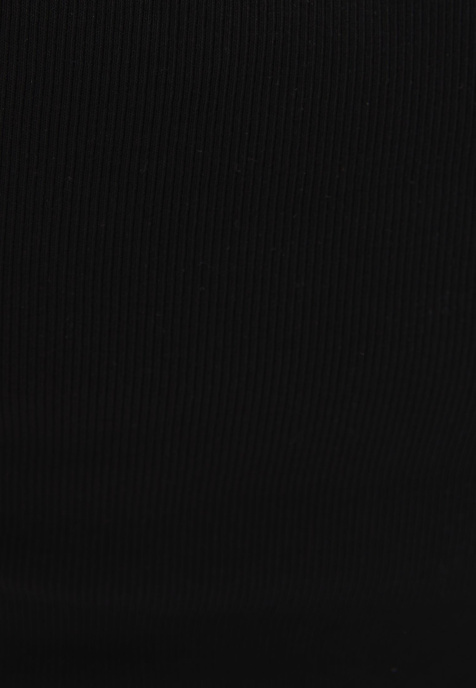 تي شيرت برقبة قارب - أسود