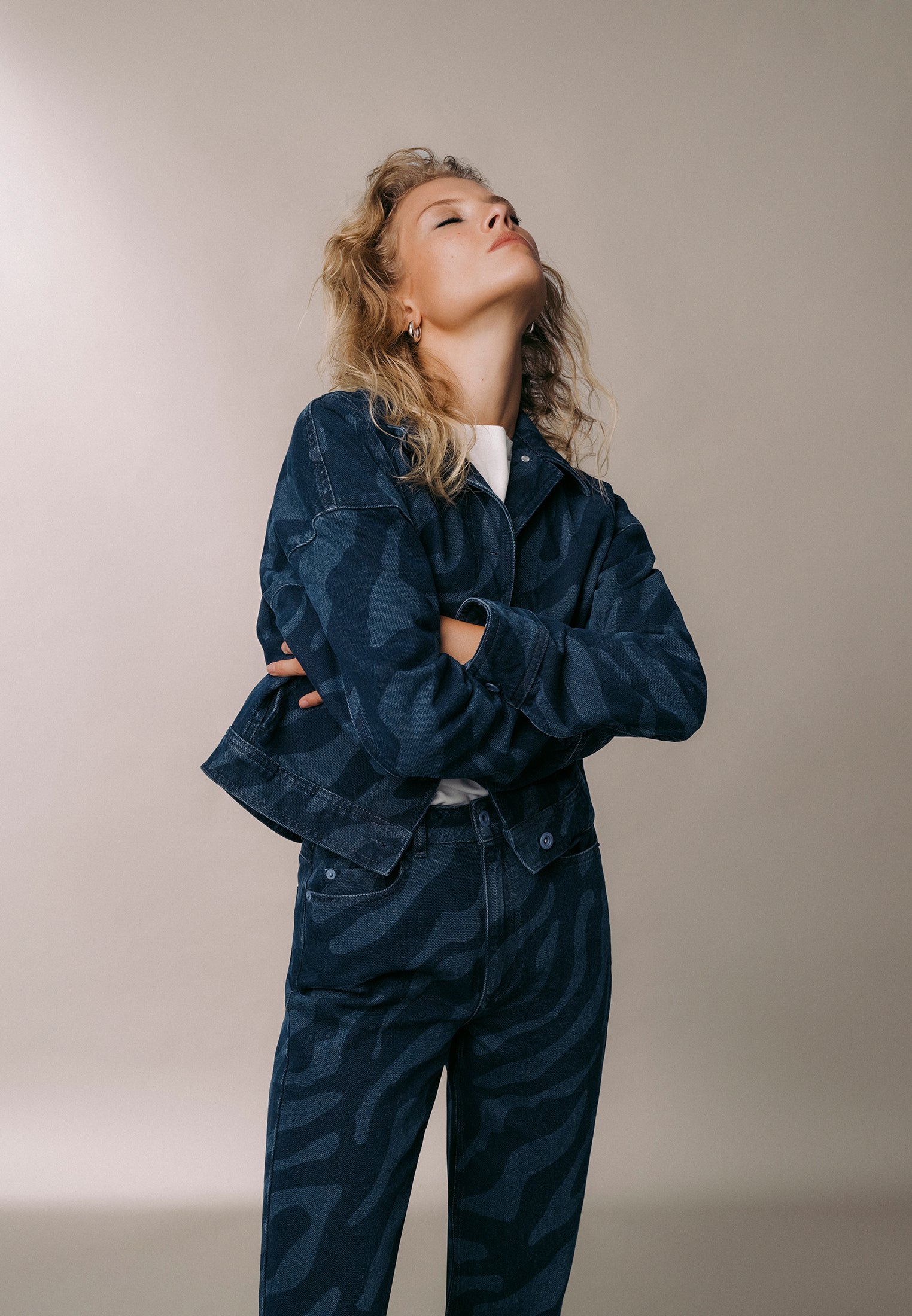 Loose Fit Denim Jacket - BLUE BLACK DENIM