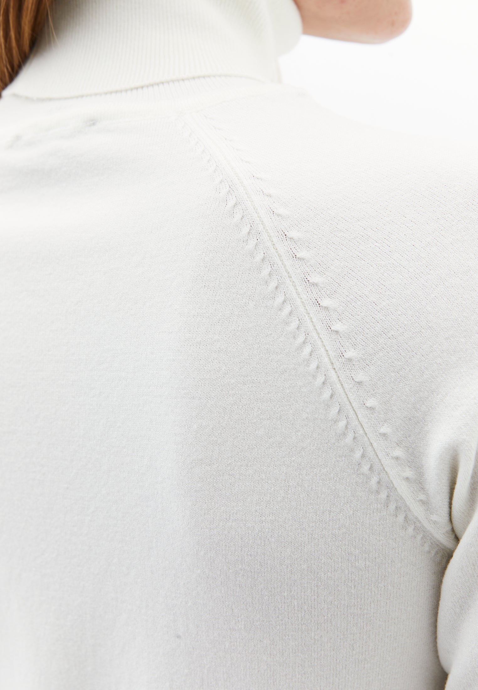 Slim Fit Turtleneck Knitwear - ICE MILK