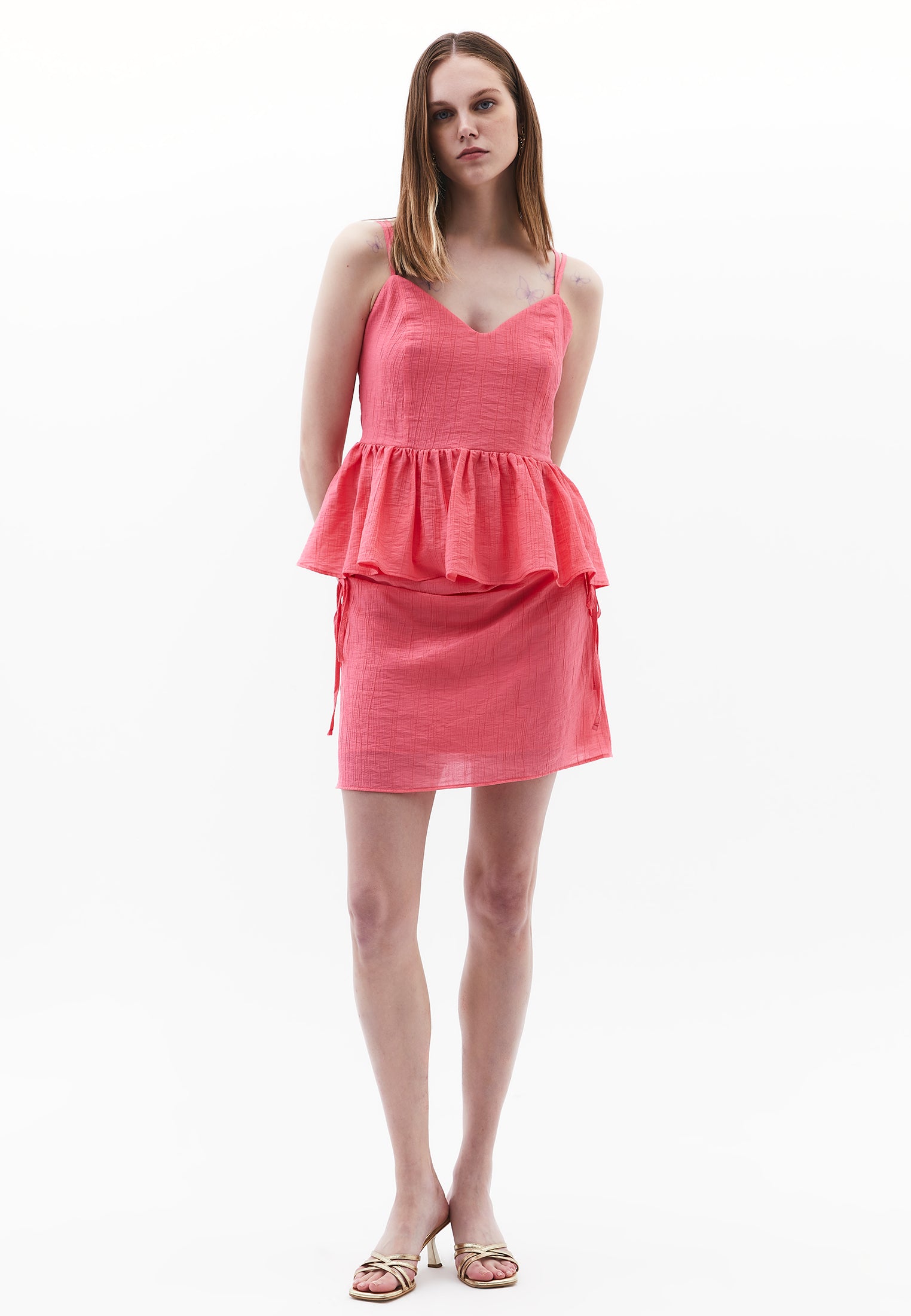 بلوزة بدون أكمام بياقة على شكل حرف V - ليمونادة وردية