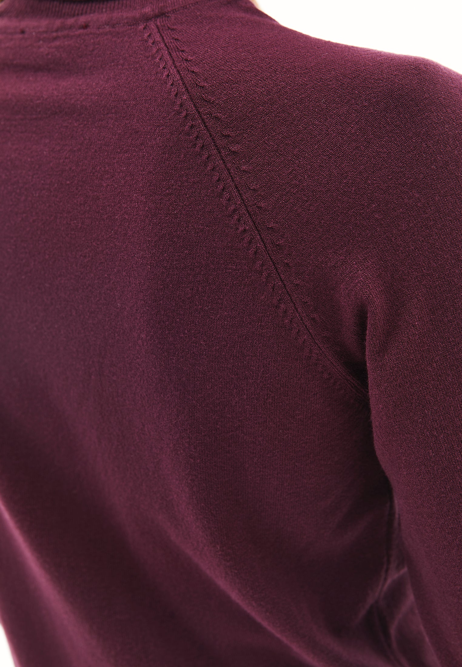 كنزة بياقة مدورة ضيقة بياقة مدورة - بطعم النبيذ