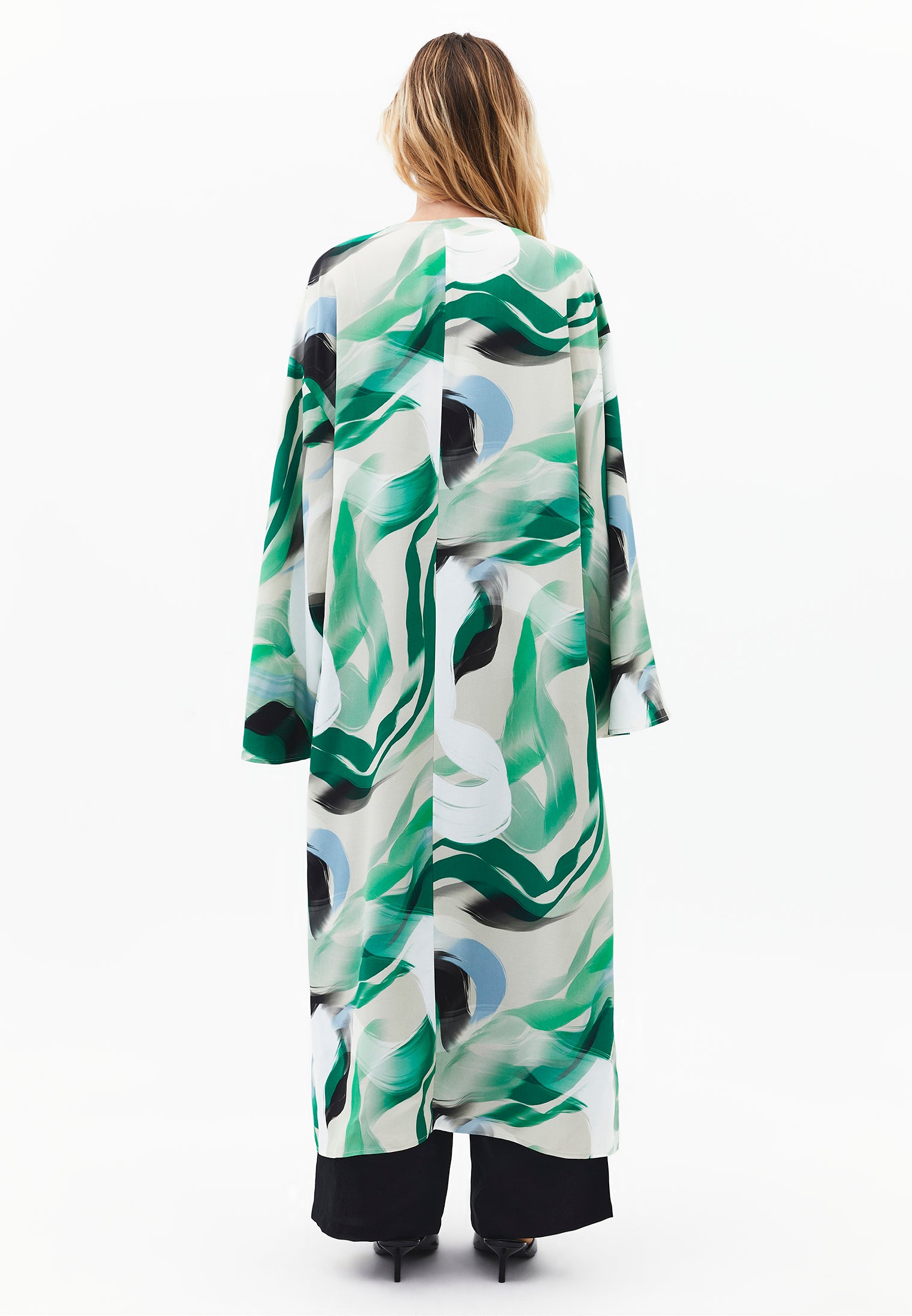 Oversize Long Button Detailed Kimono - ABSTRACT COMB