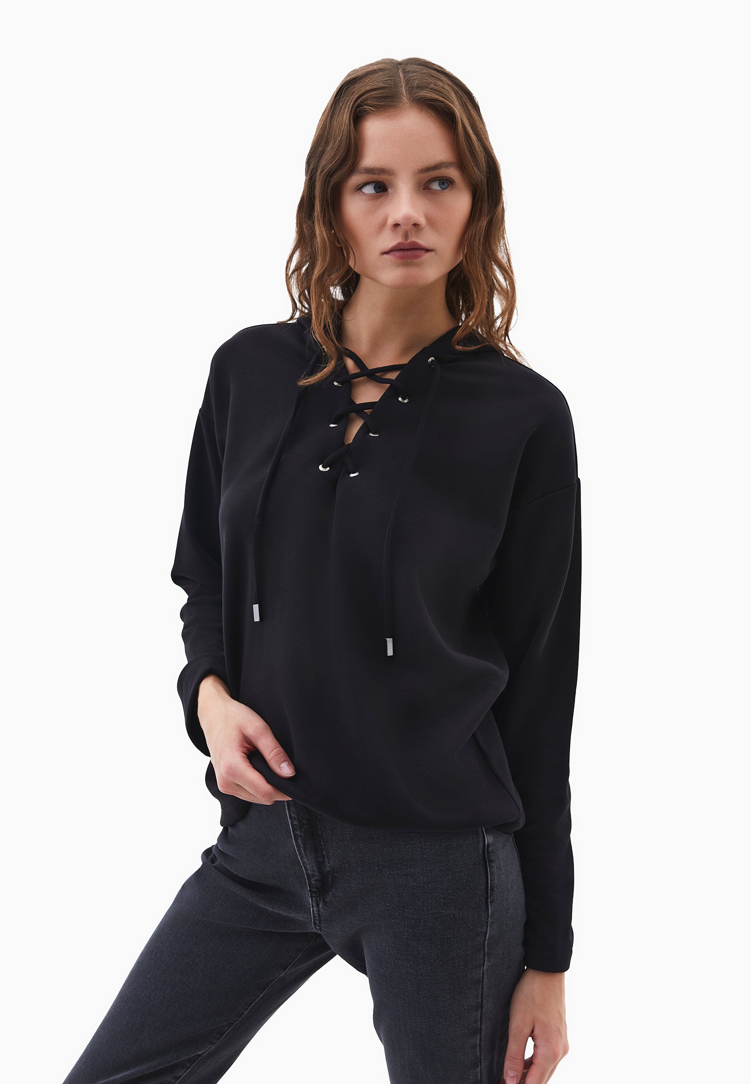 سويت شيرت بقبعة كبيرة الحجم بقلنسوة - أسود