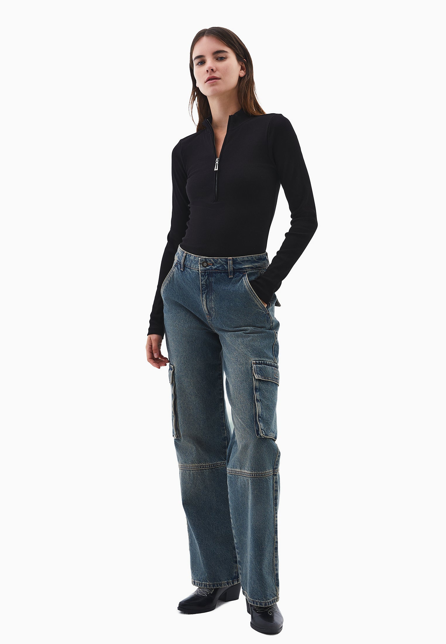 تي شيرت بياقة عالية بياقة عالية مفصل بسحاب - أسود