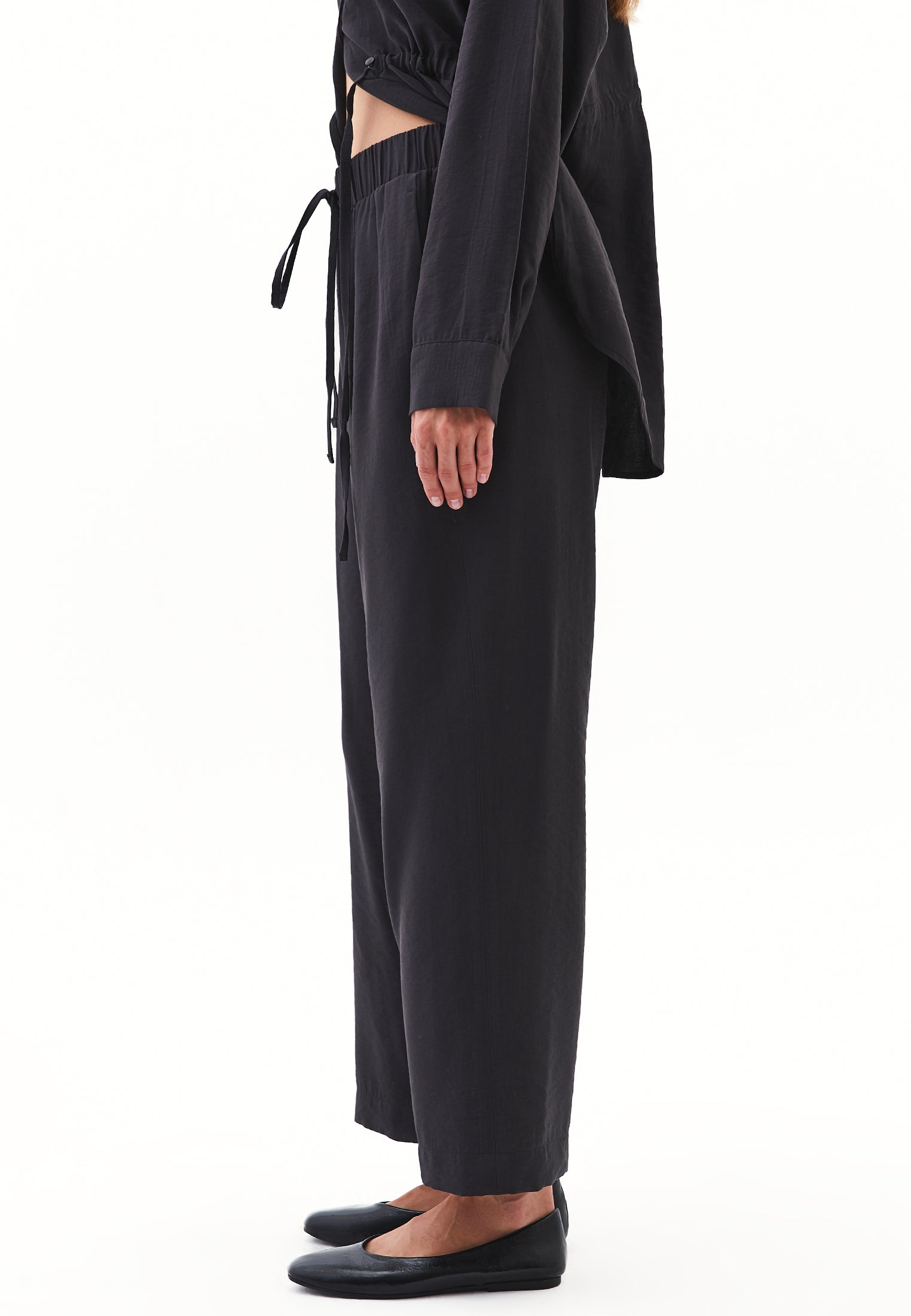 High Waist Elastic Pants - BLACK