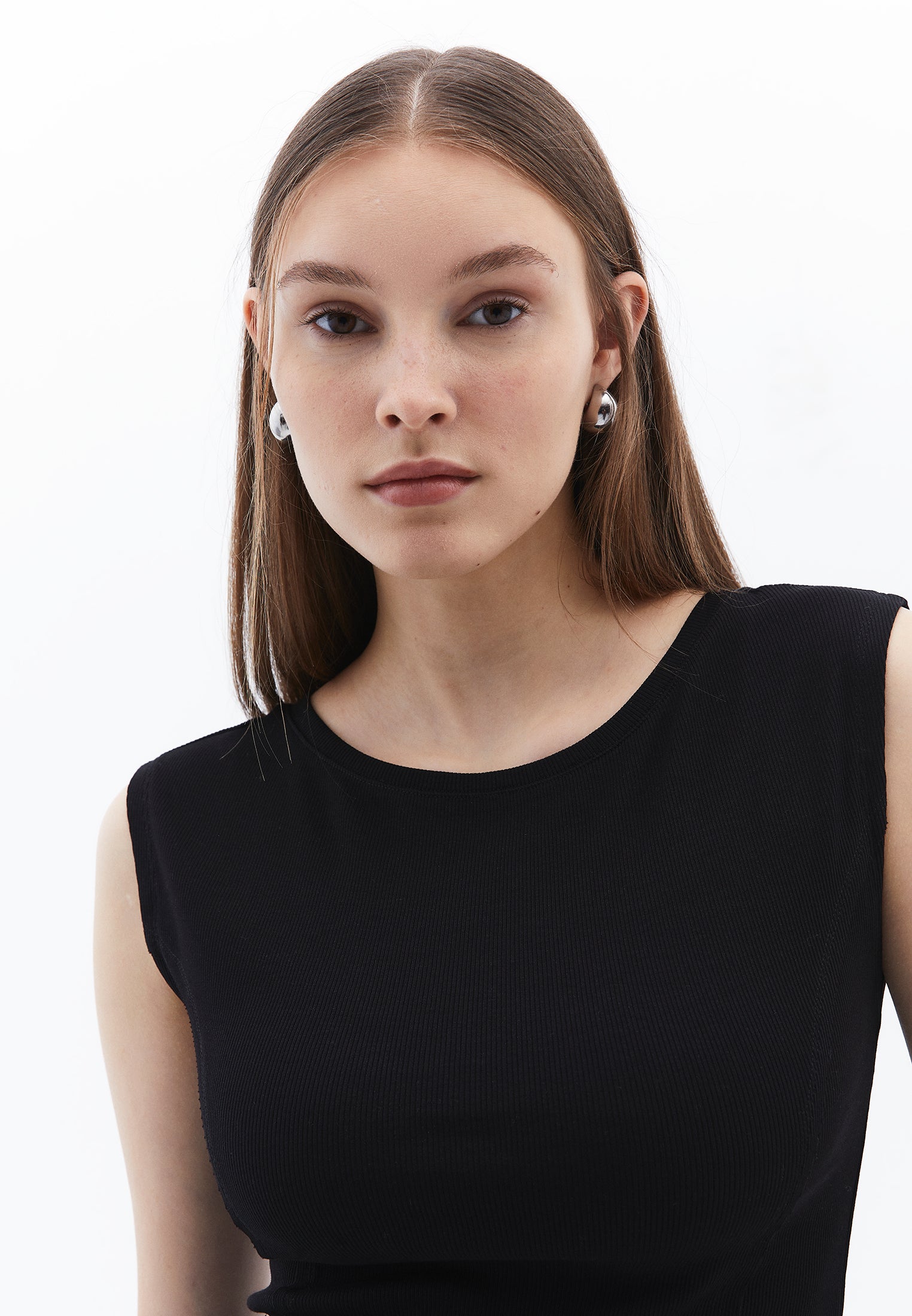 تي شيرت برقبة قارب - أسود