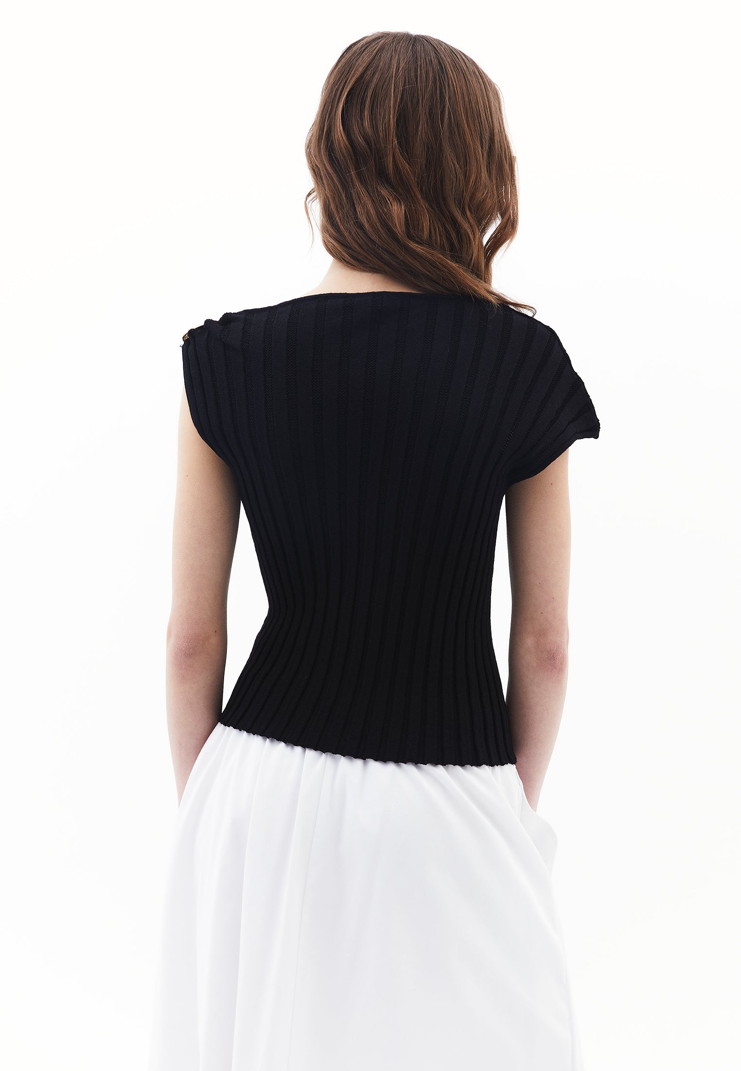 BOAT NECK BLOUSE - BLACK