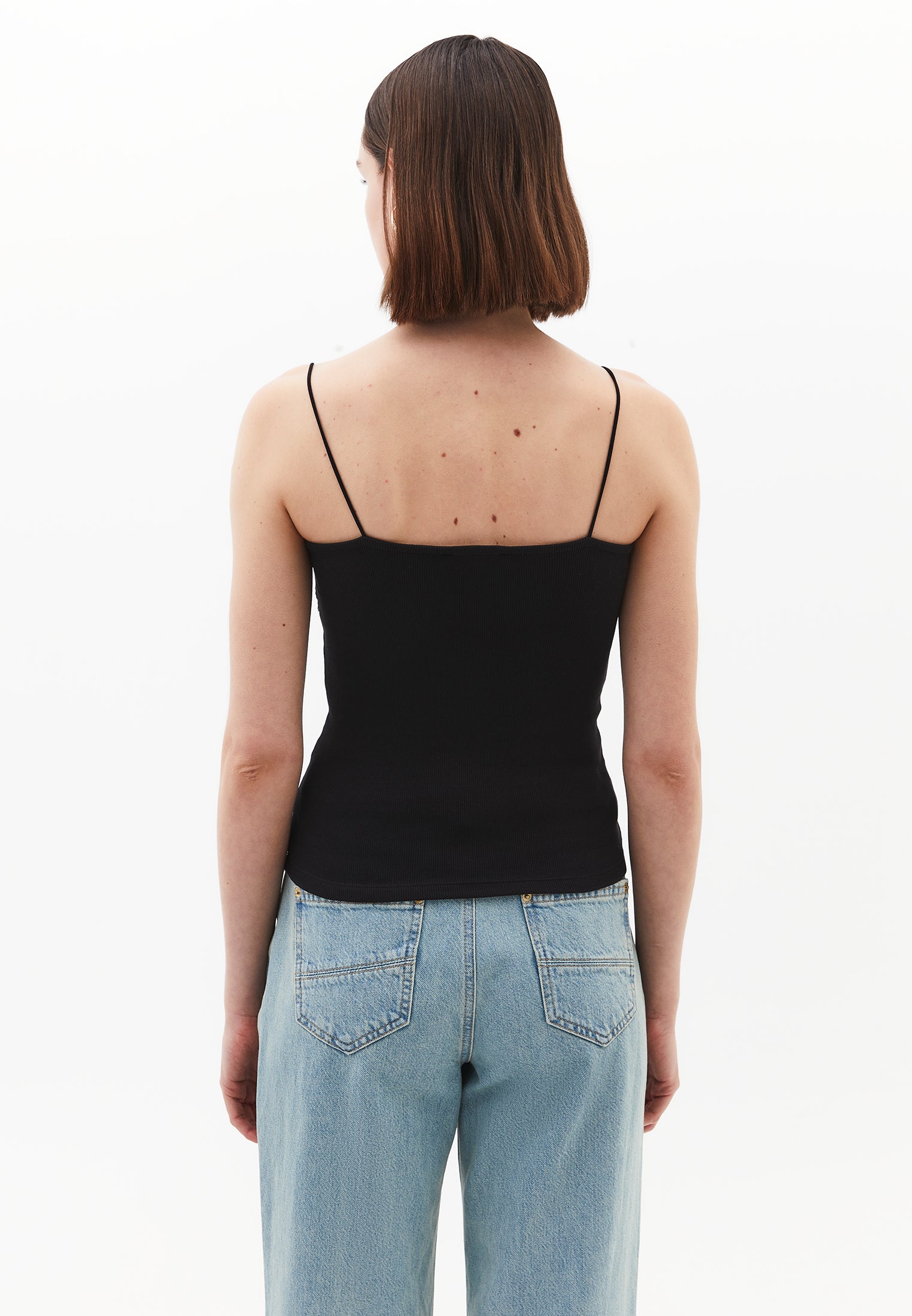 توب بدون حمالات برقبة على شكل حرف V - أسود