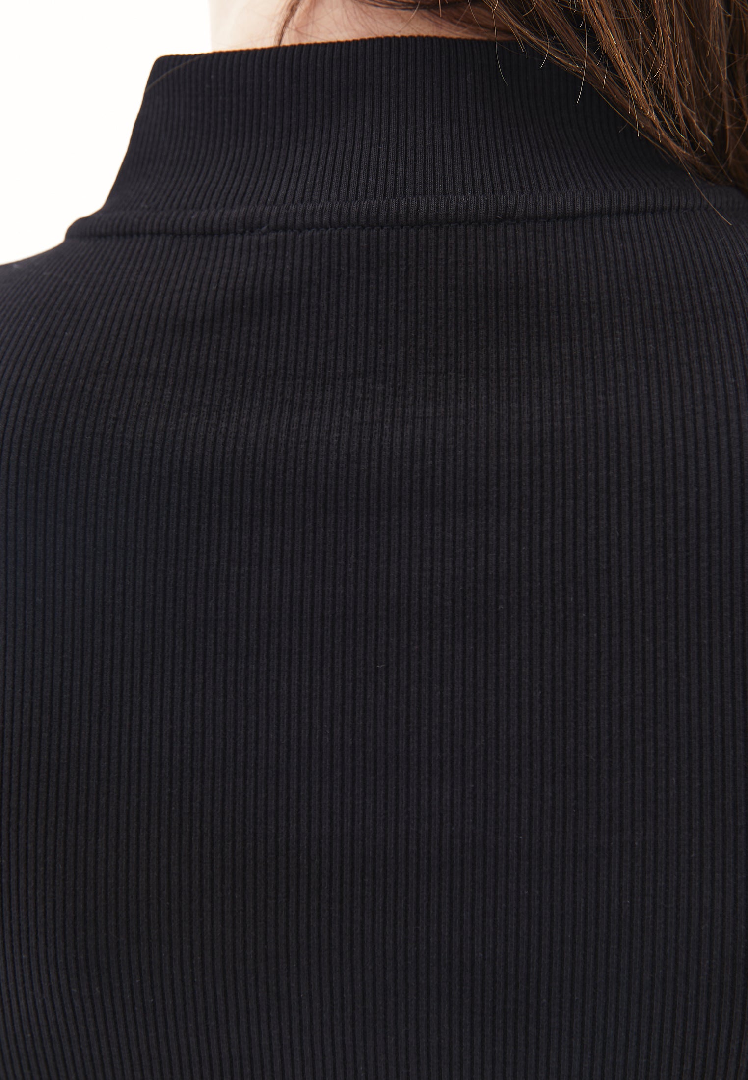 تي شيرت بياقة عالية بياقة عالية مفصل بسحاب - أسود