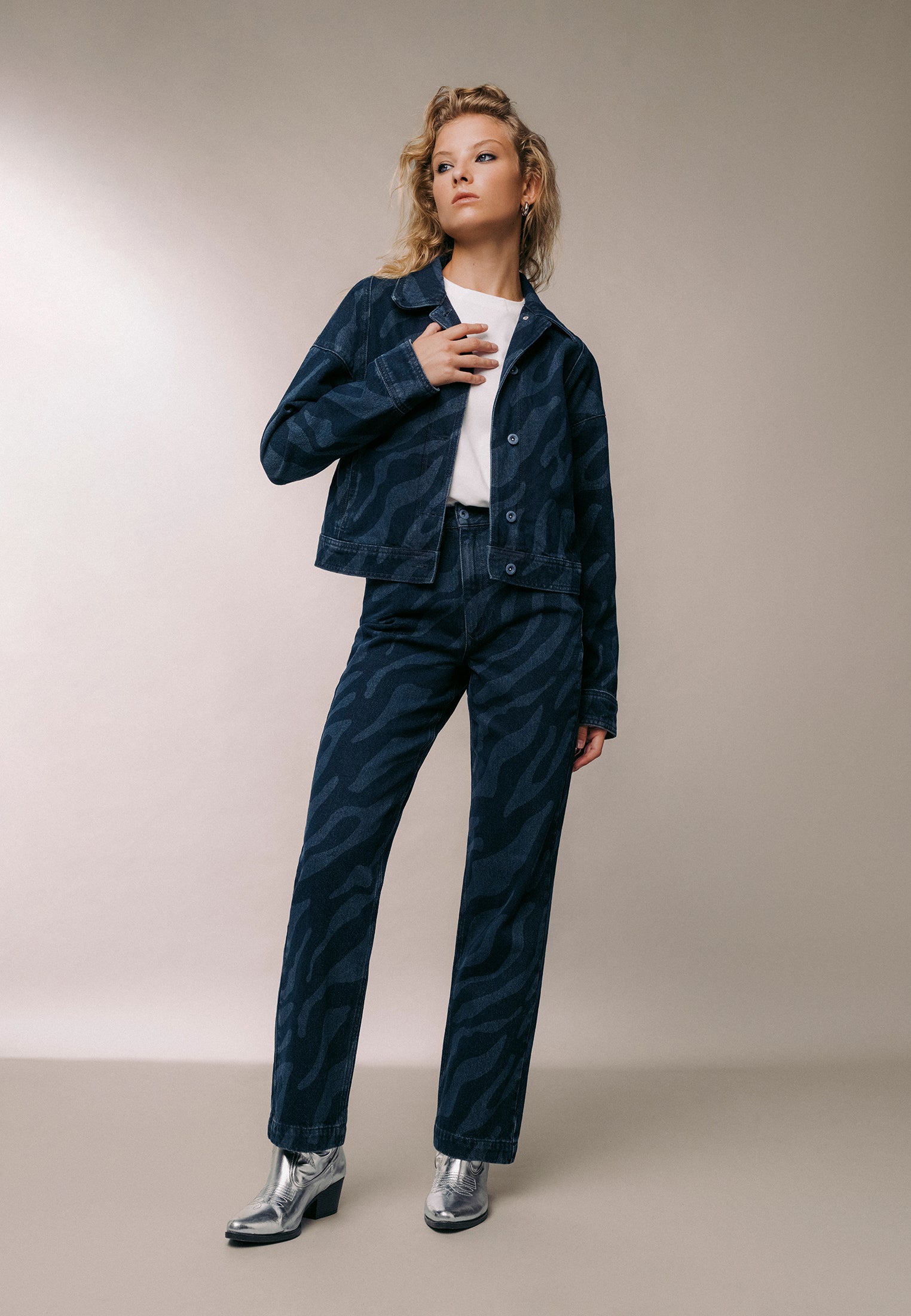 Loose Fit Denim Jacket - BLUE BLACK DENIM