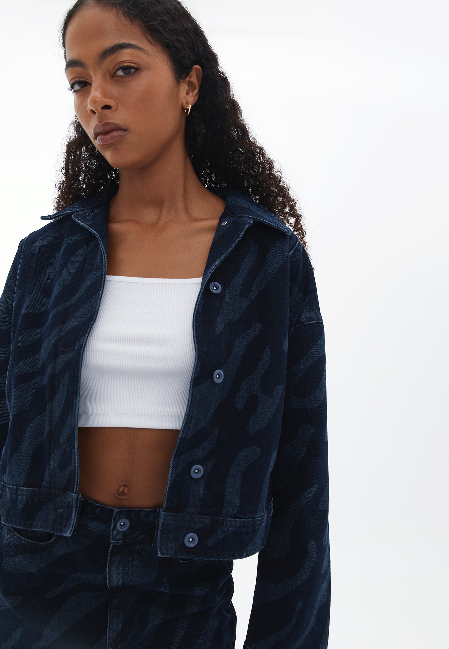 Loose Fit Denim Jacket - BLUE BLACK DENIM