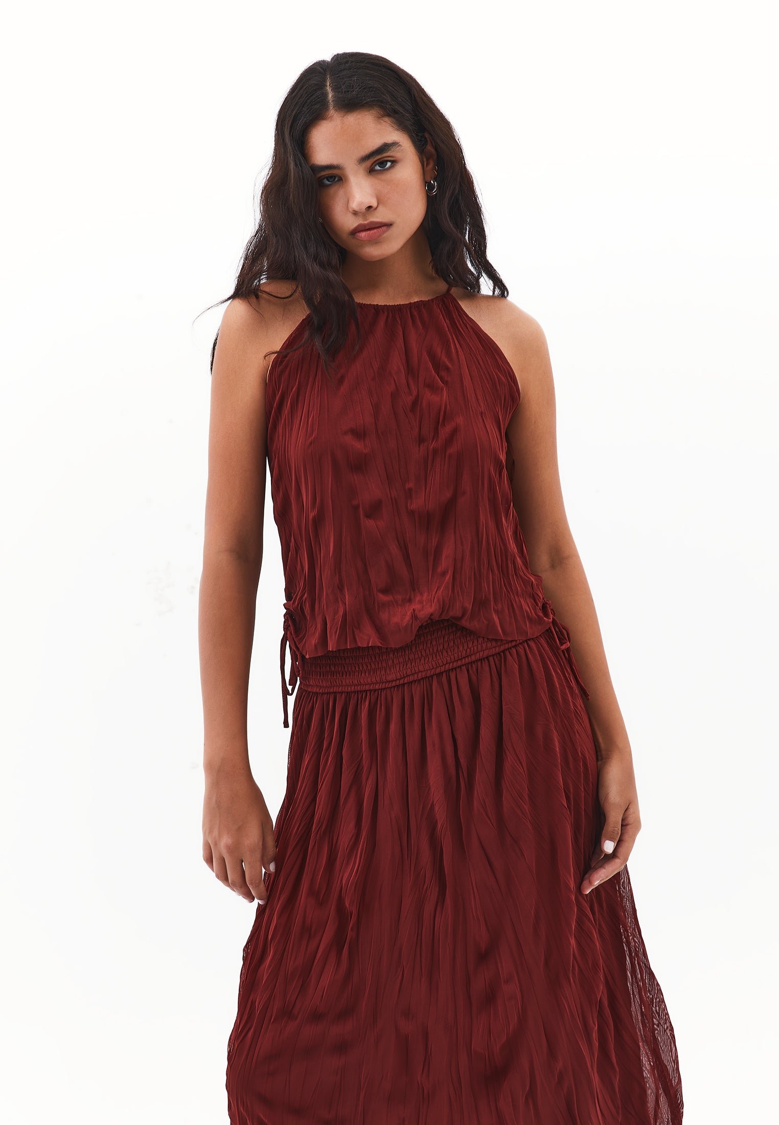 بلوزة مجعدة برقبة رقبة الرسن - طوب حارق