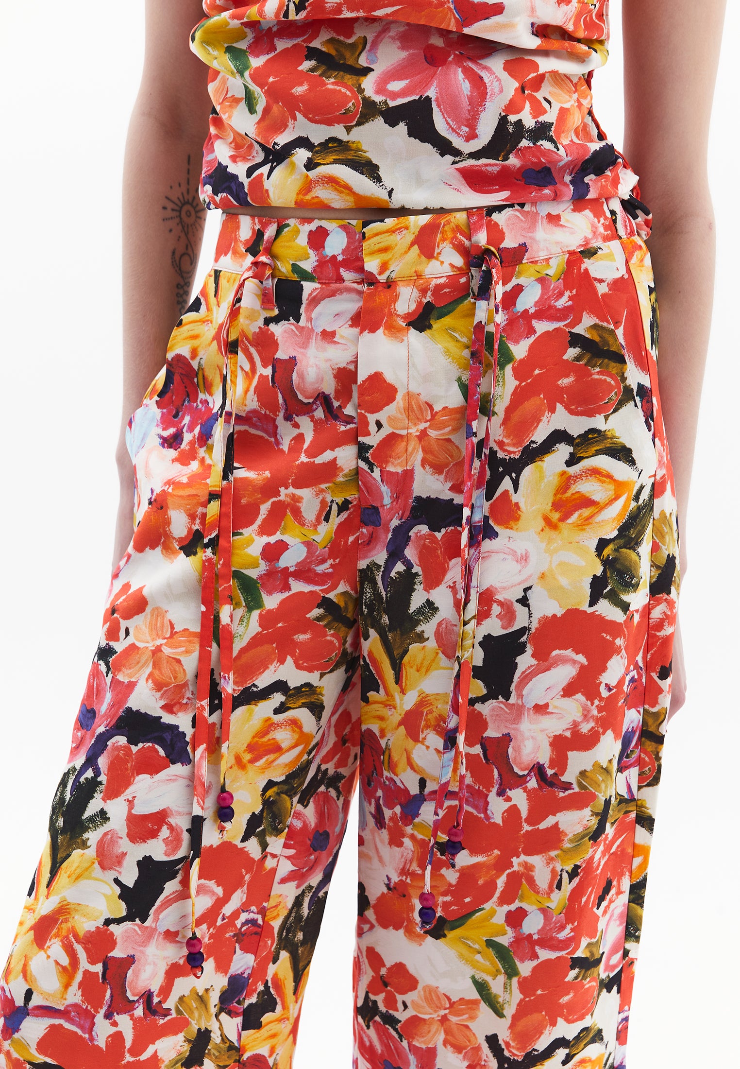 بنطلون ميدي واسع الساقين - مشط زهور