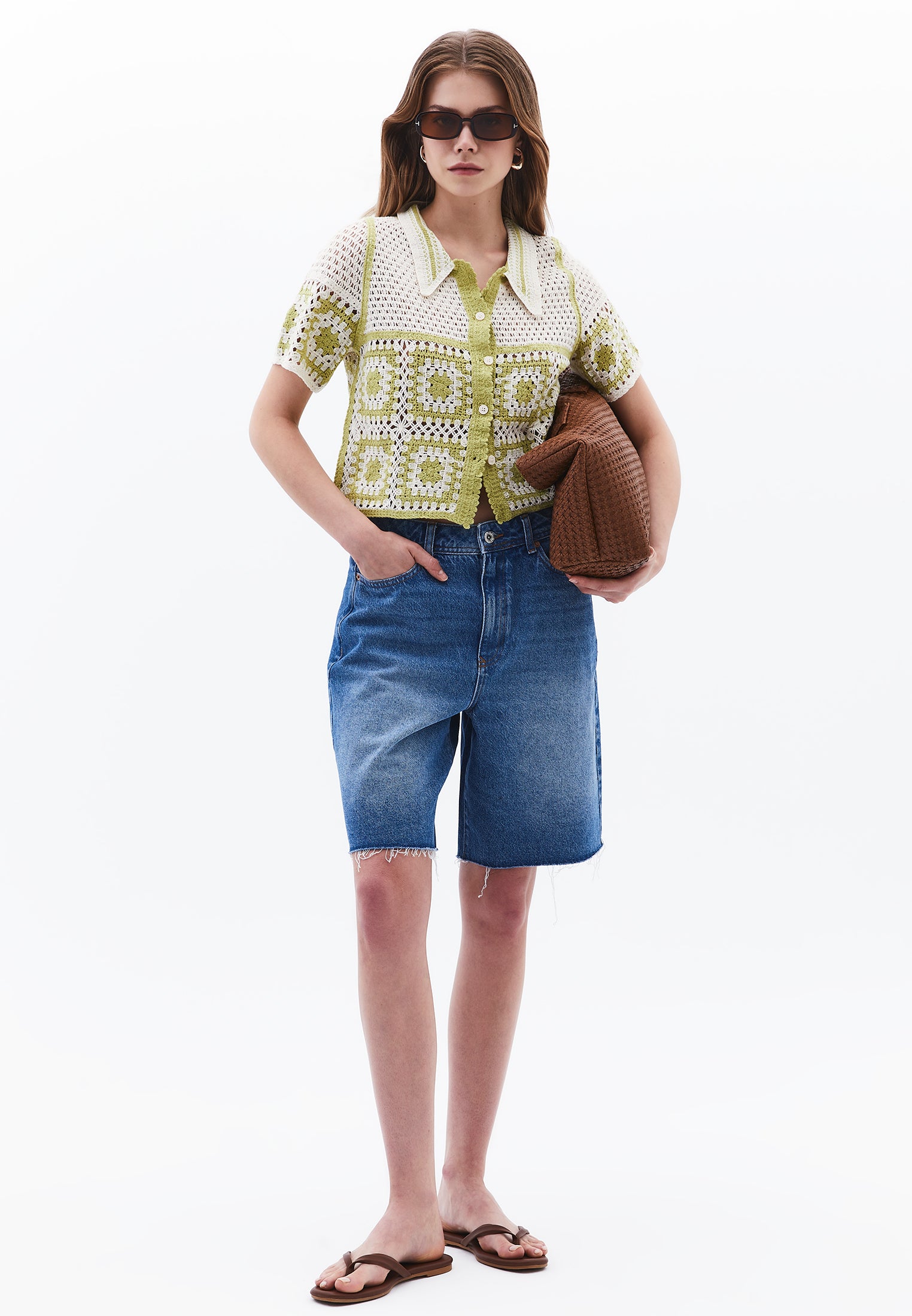 قميص بياقة بولو - حليب اللوز/السرو الذهبي