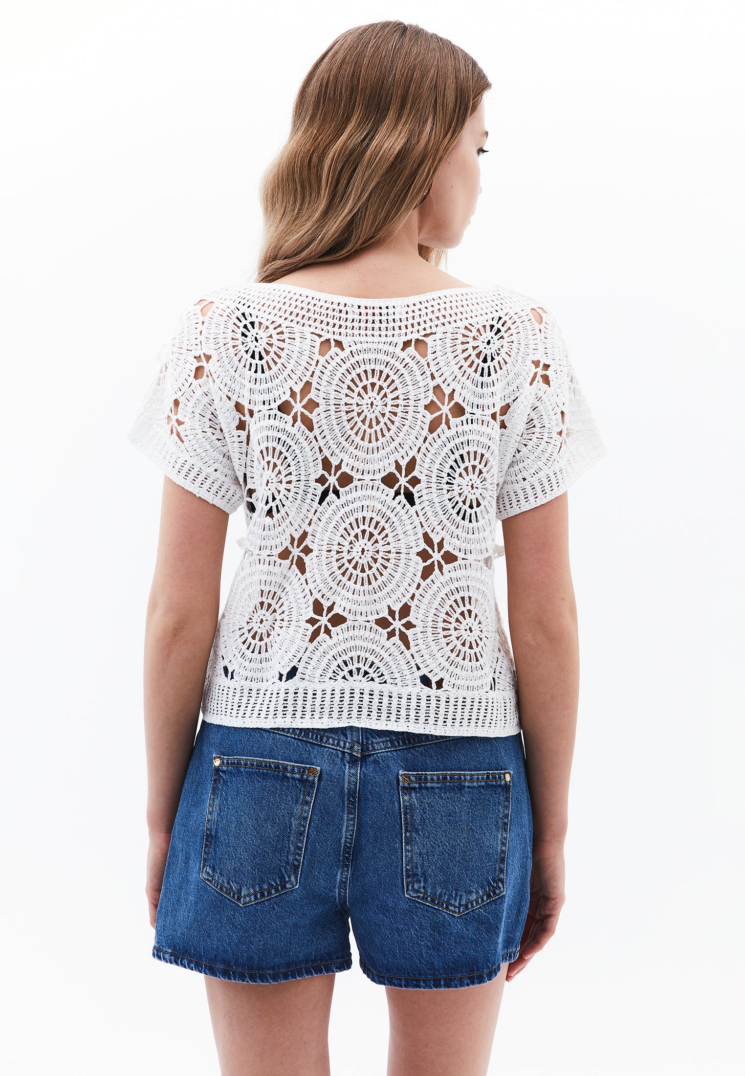 بلوزة قصيرة قصيرة من أجور - حليب مثلج