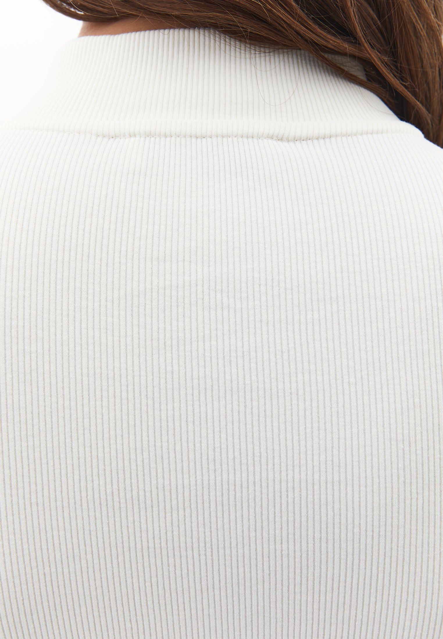 تي شيرت بياقة عالية بياقة عالية مفصل بسحاب - ICE MILK