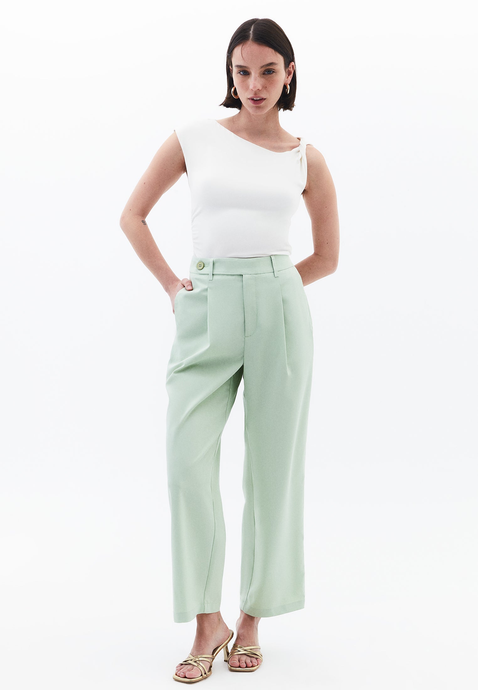 بنطلون ذو ثنيات مستقيمة الساقين - أخضر لوريل