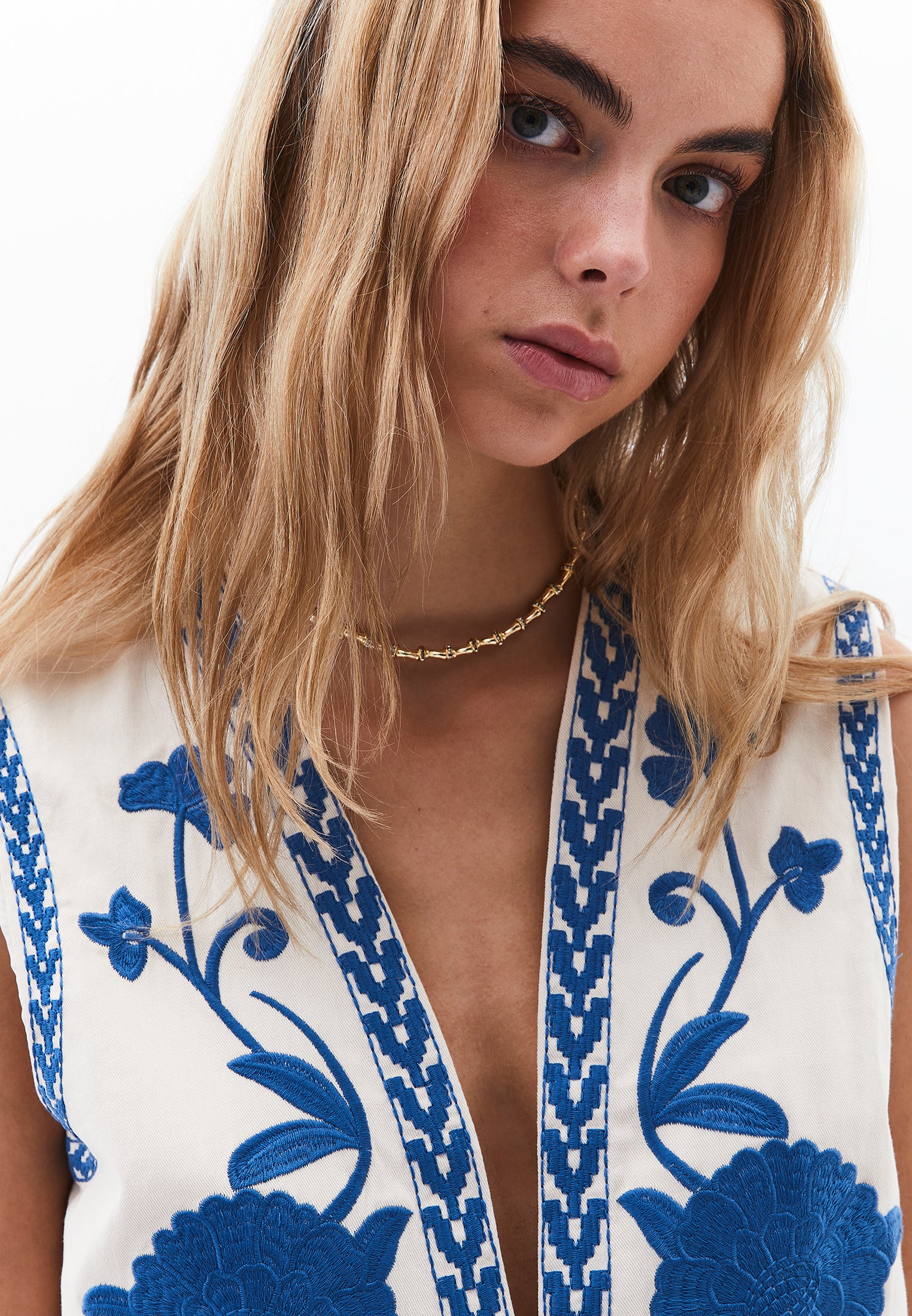 سترة مطرزة - حليب اللوز / ليموج