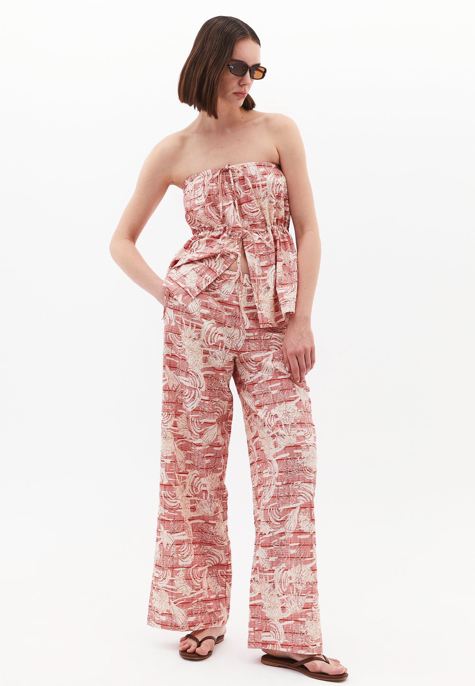 بلوزة فيسكوز بدون حمالات - مشط صدفي